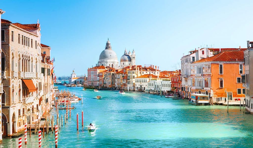 The 5 Best Hostels in Venice (Updated 2022)